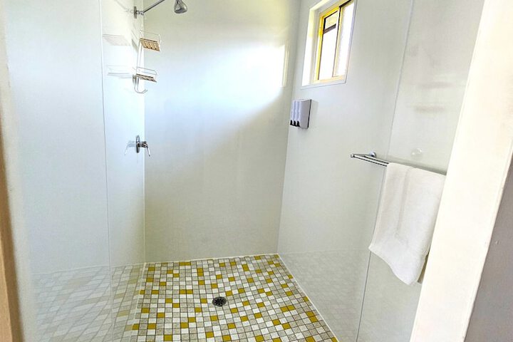 Room 70 of 96