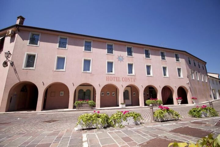 Hotel 50 of 57