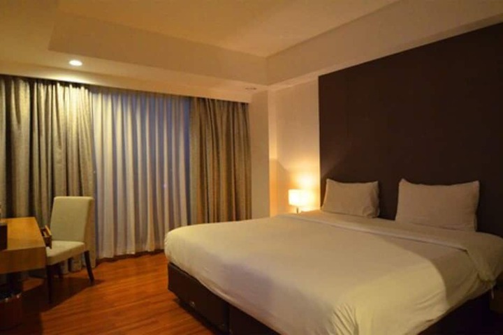Room 7 of 32