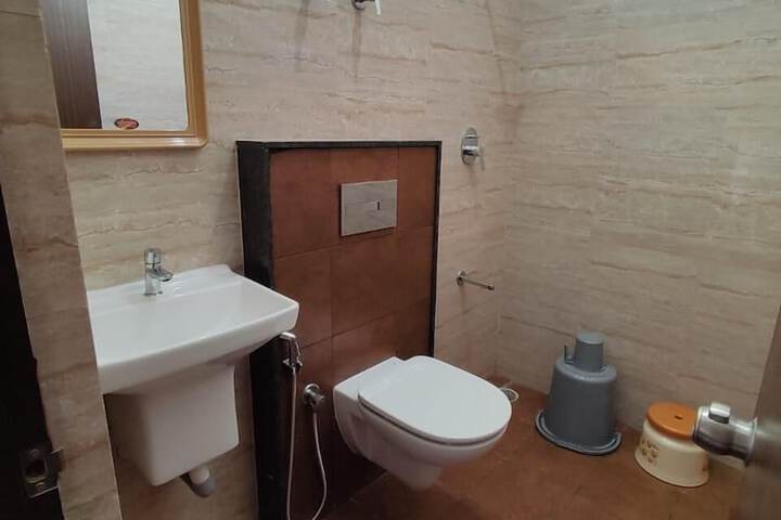 Room 12 of 22