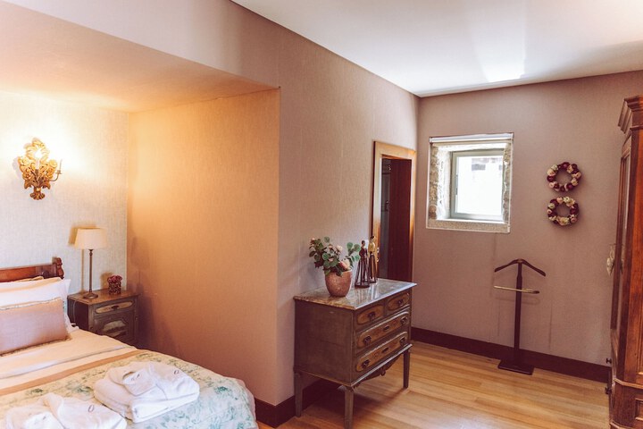 Room 24 of 69