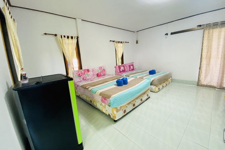 Room 13 of 131