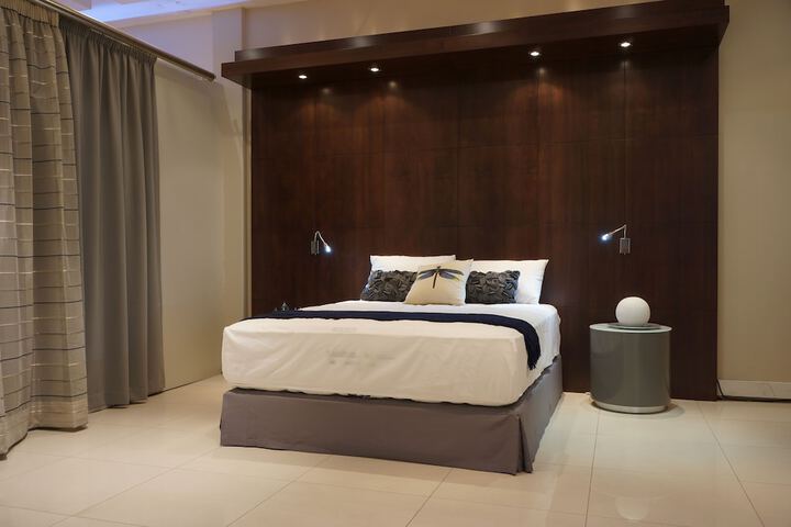 Room 8 of 38