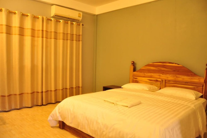 Room 9 of 47