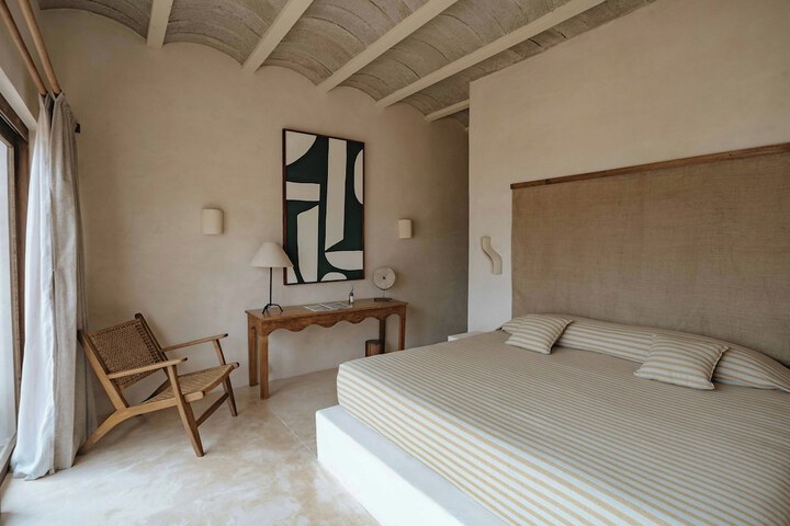 Room 14 of 53
