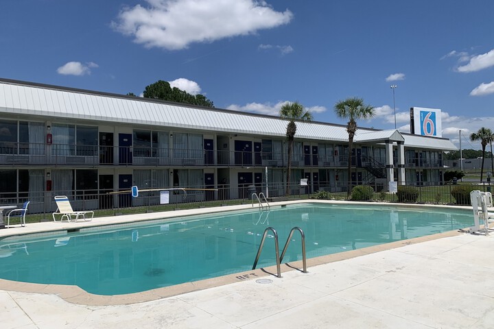 Pools & Facilities