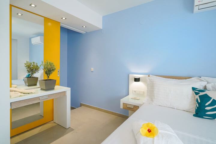 Room 3 of 22