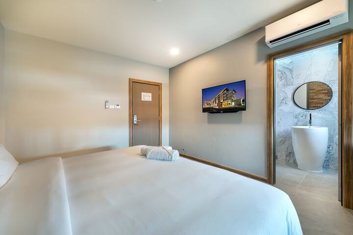 Room 35 of 126