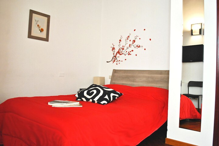 Room 6 of 63