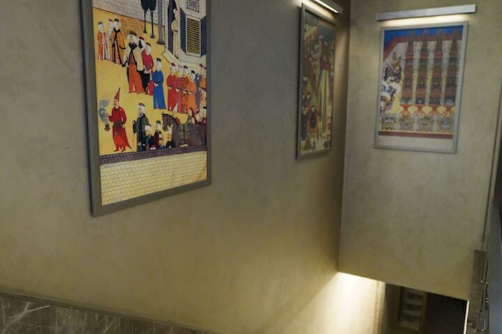 Guest Lobby
