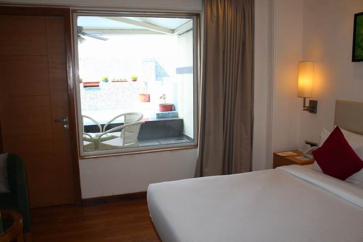 Room 10 of 34
