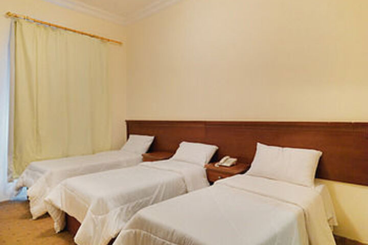 Room 10 of 27