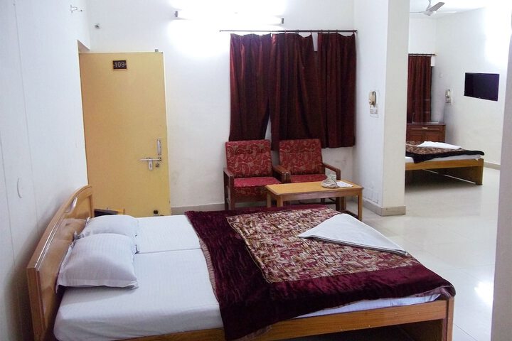 Room 5 of 17