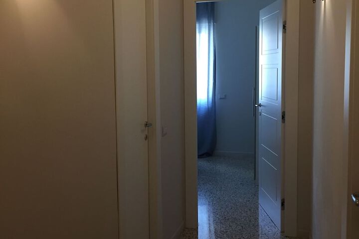 Room 9 of 15