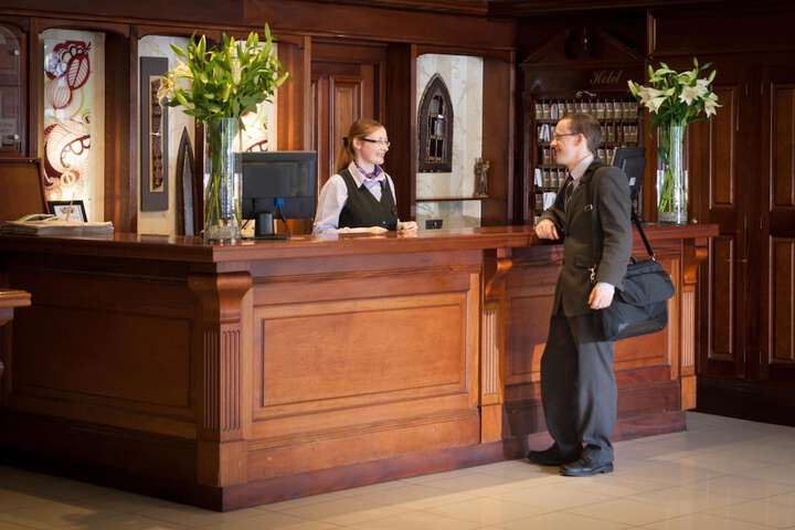 Entrance & Lobby