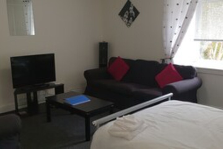 Room 27 of 38