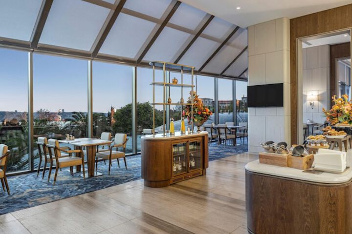 Lounge 190 of 207