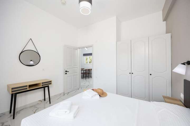 Room 11 of 73