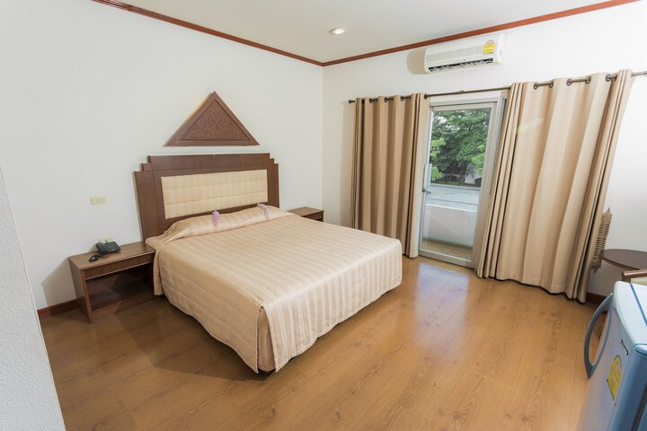Room 10 of 36