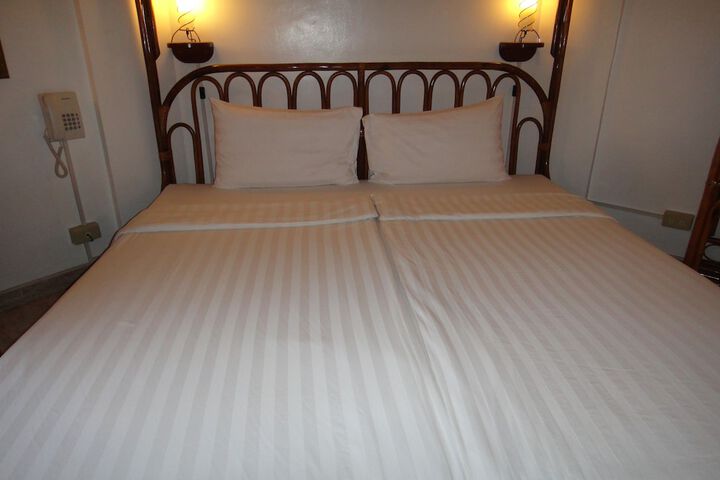 Room 10 of 56