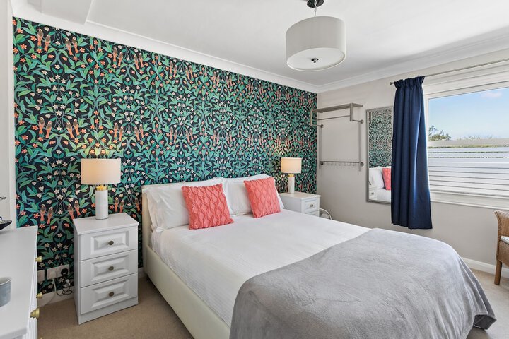 Room 6 of 70