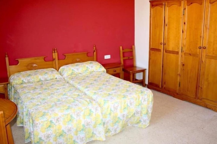 Room 8 of 32