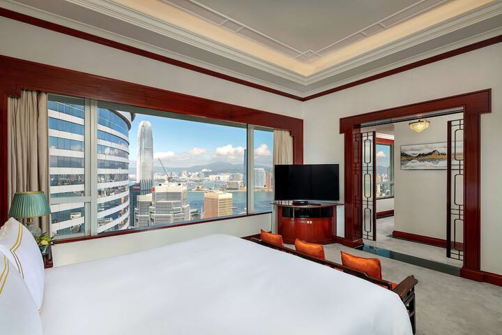 Room 10 of 86