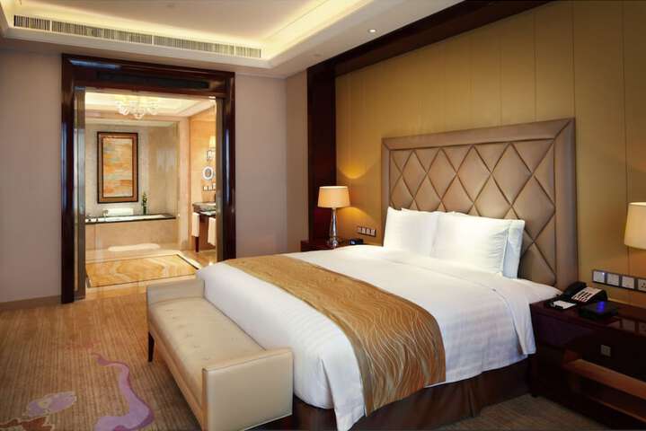 Room 4 of 49