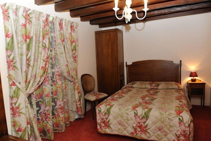 Room 12 of 52