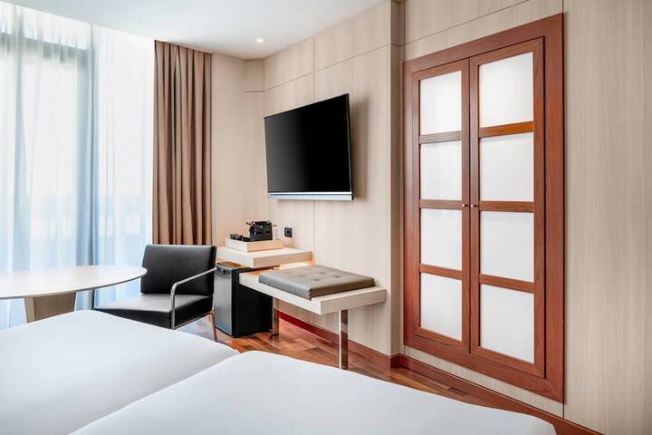 Room 16 of 65