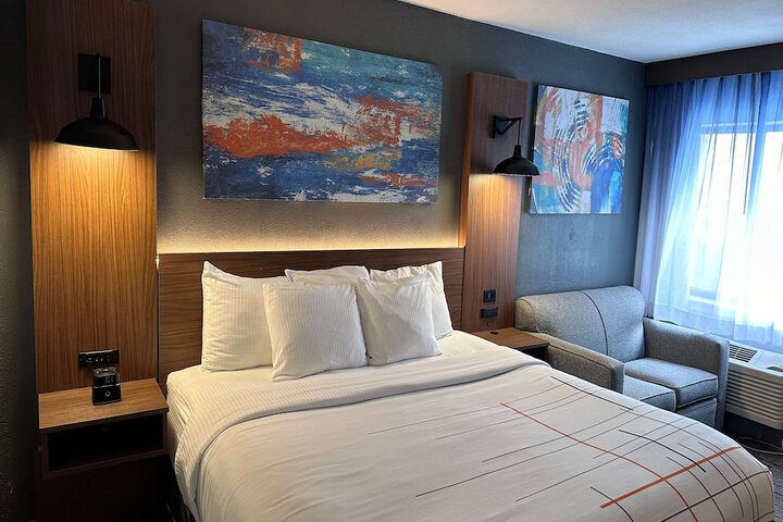 1 King Bed (1 of 22)