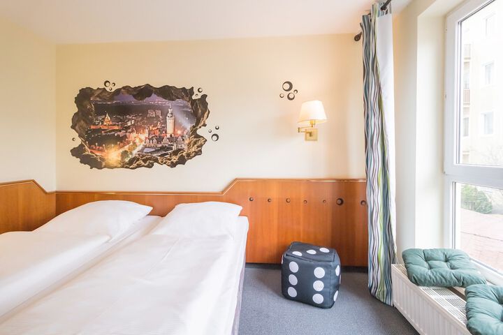 Room 21 of 114