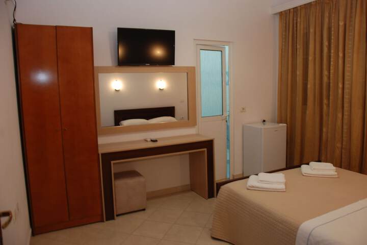 Room 30 of 47