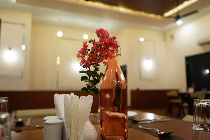 Dining 42 of 58