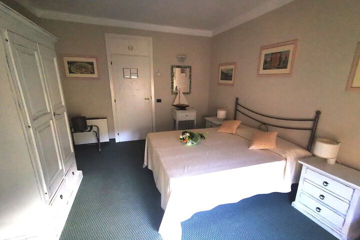 Room 17 of 123