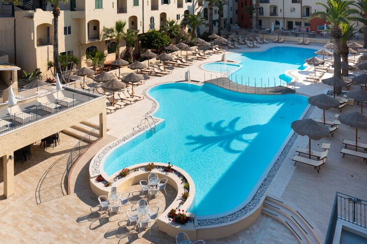 Pools & Facilities