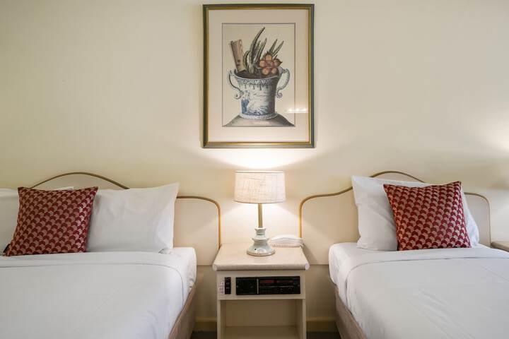 Room 12 of 35