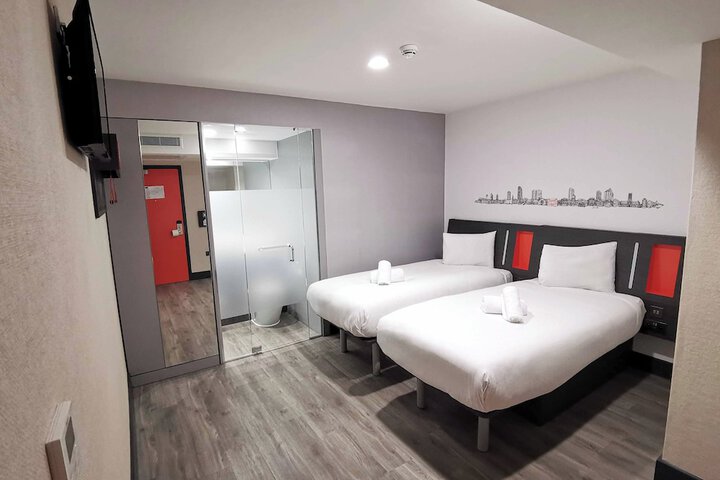 Room 60 of 105