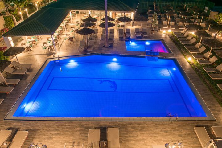 Pool 19 of 32