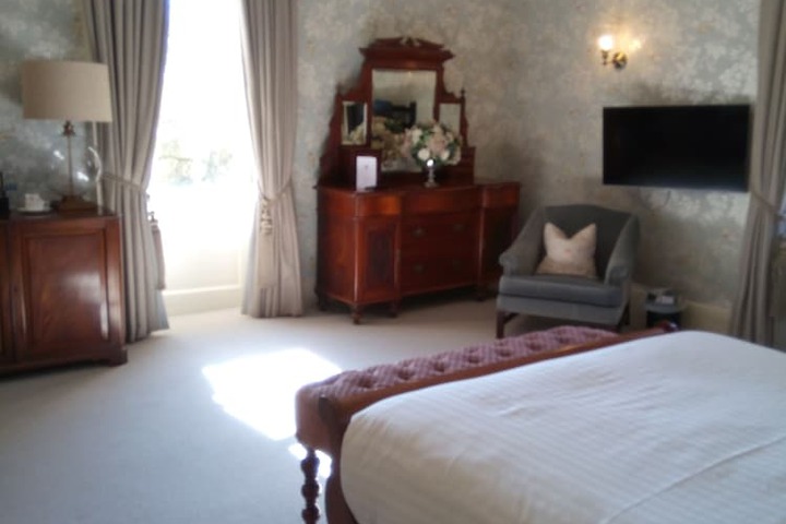 Room 4 of 38