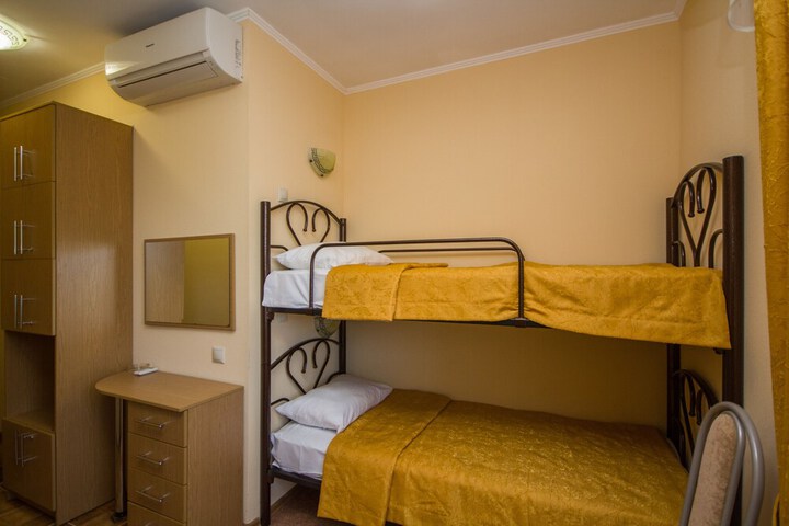 Room 4 of 129
