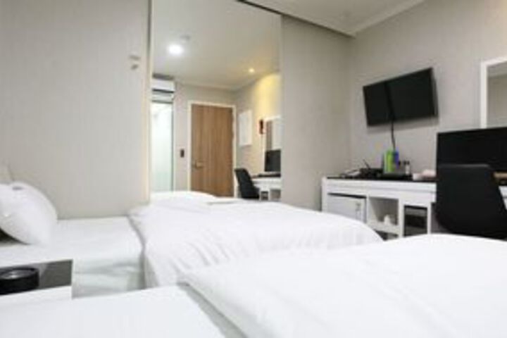 Room 36 of 44