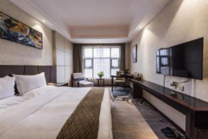 Room 9 of 11
