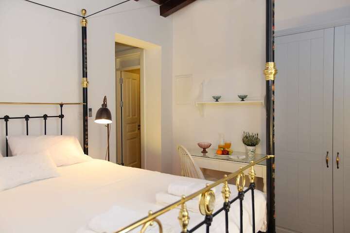 Room 8 of 75