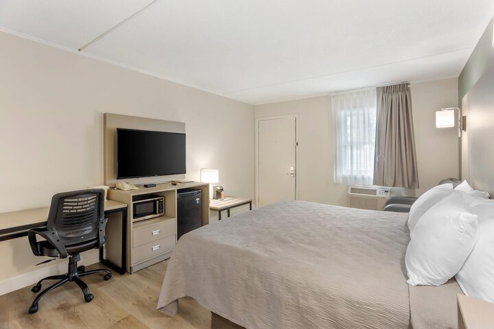 Room 18 of 31