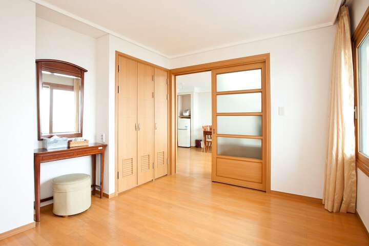Room 28 of 110