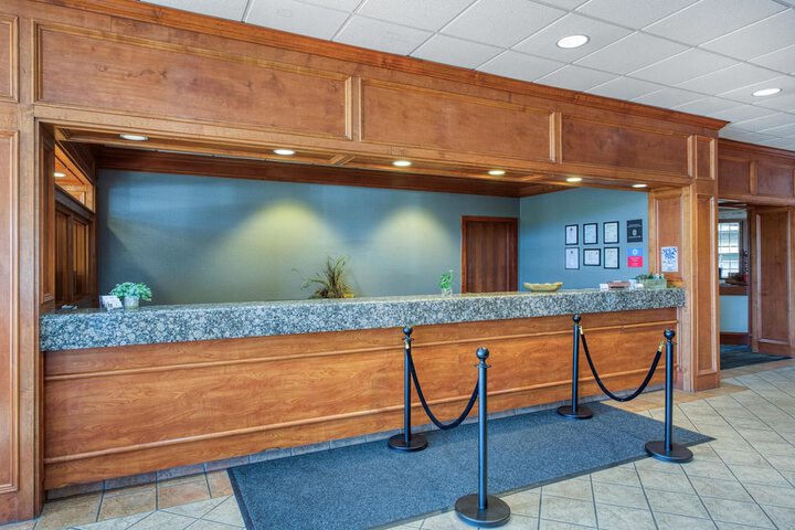 Entrance & Lobby