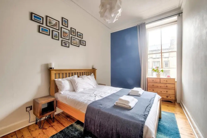 Room 4 of 15
