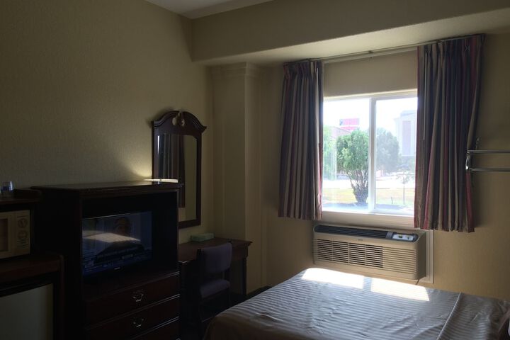 Room 2 of 11