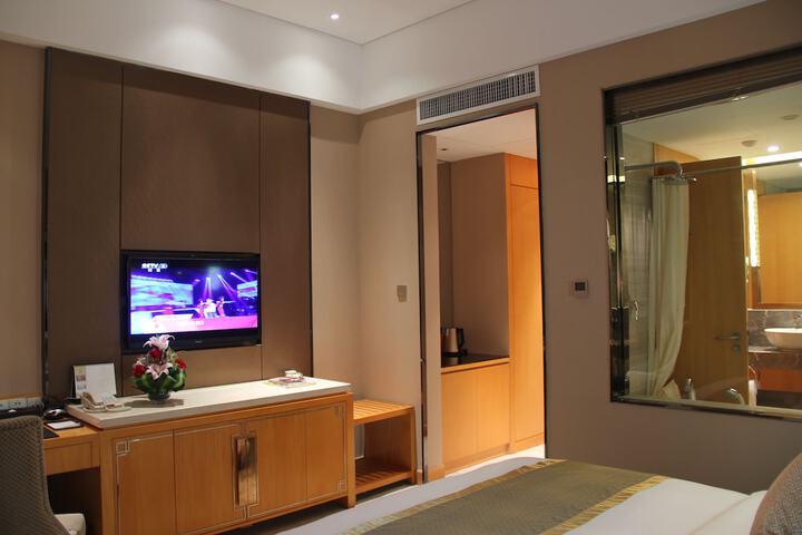 Room 14 of 39